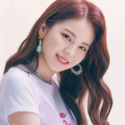 新井彩花のサムネイル画像